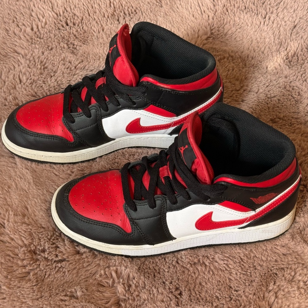 Nike Black and Red Athletic Shoes